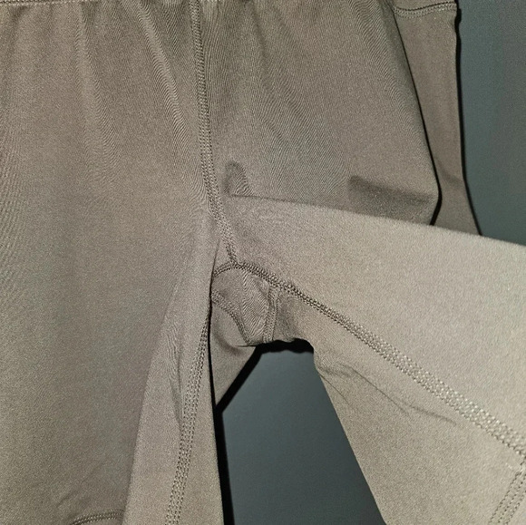 Yogalicious Lux Womans Taupe Shorts Size Xl - Picture 5 of 8